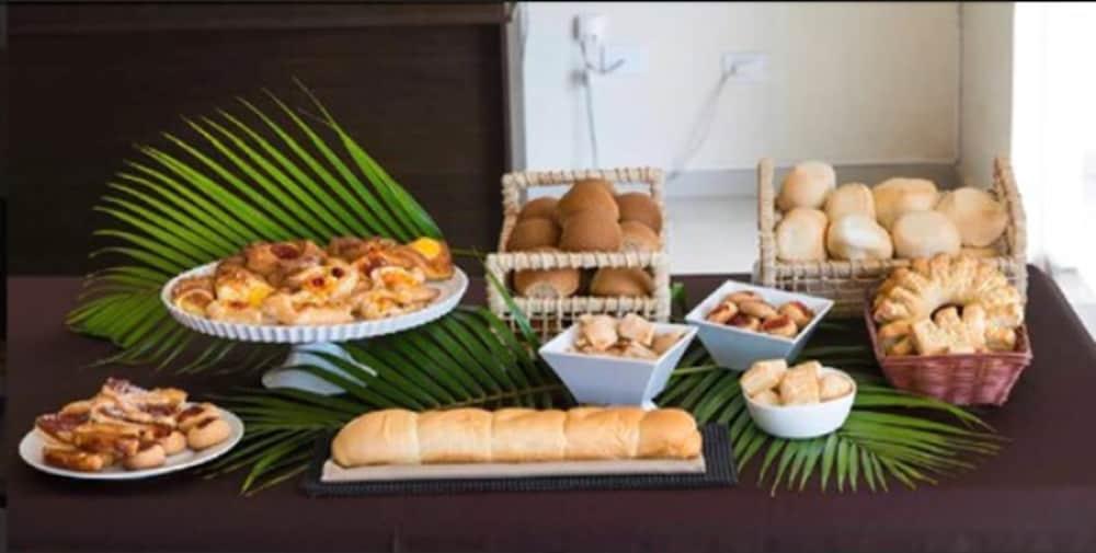 Iguazu Urban Hotel Express Puerto Iguazu Ngoại thất bức ảnh